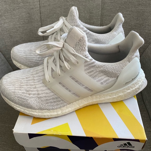 Kids Ultra boost all white 5.5y - Picture 3 of 8